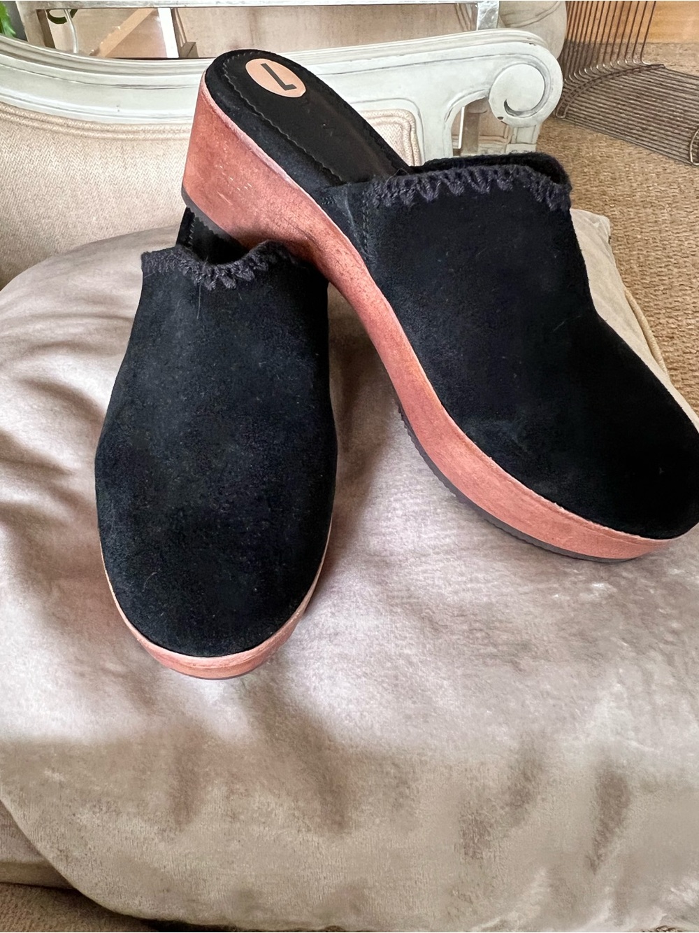 Tom’s Black Velvet Addison Mule Platform Clog Size 7. New w/o tags